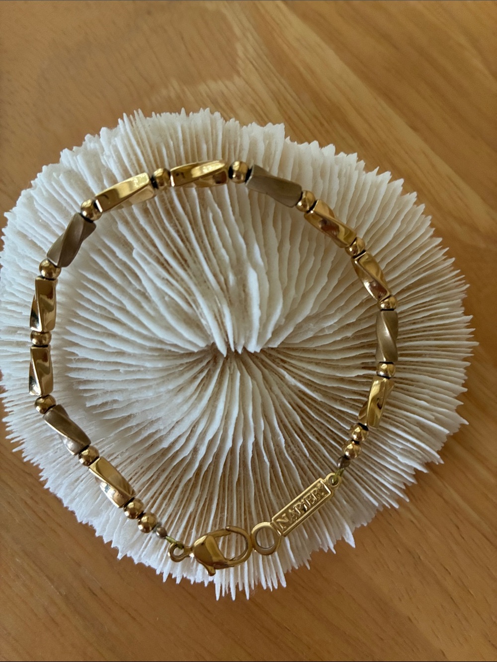 NAPIER Gold Tone Designer Signed Bracelet Vintage - 7 1/2 inches